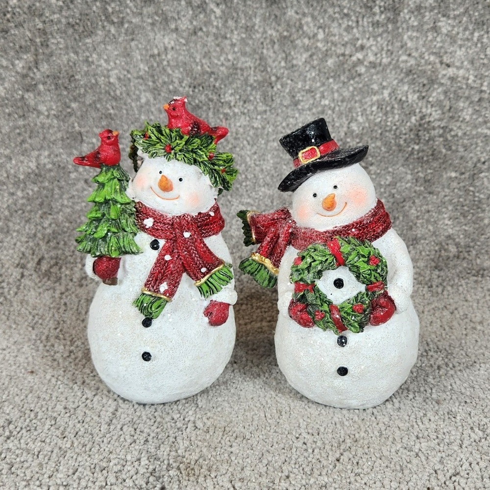 Hanna's Handiworks‎ Snowman Figurines White Red Green Cardinal Wreath Set of 2